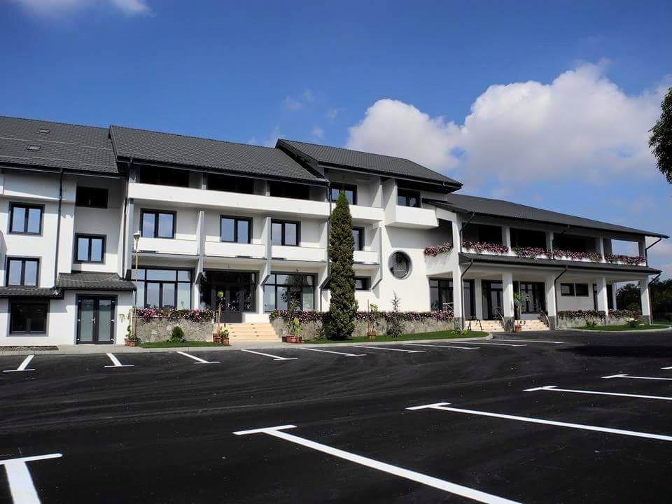 Condor Resort Dulcesti Εξωτερικό φωτογραφία